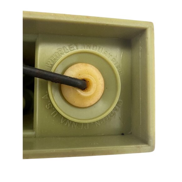 Vintage 1950s Whirley Push Button Salt Pepper Shaker Avocado Green MCM - Picture 5 of 7